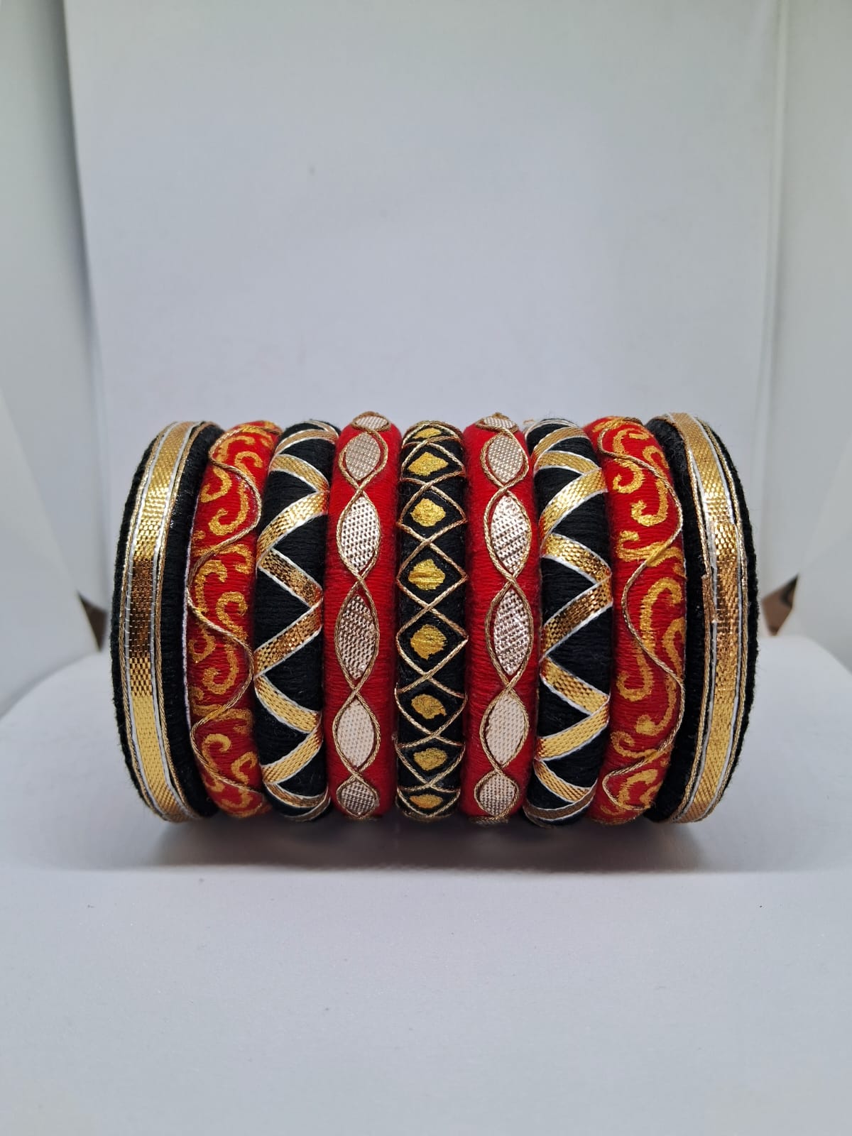 Roohi [red and black handcrafted bangles]