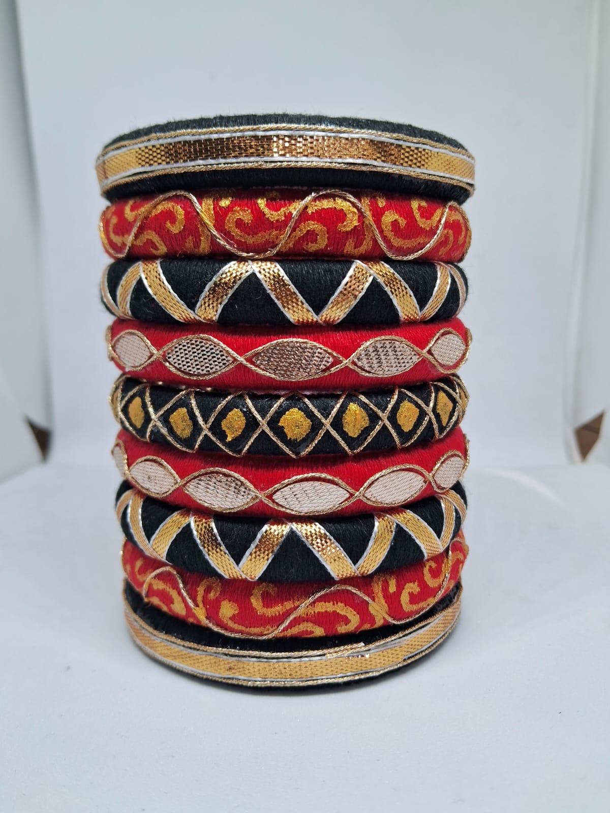 Roohi [red and black handcrafted bangles]
